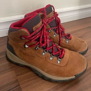 Columbia Women’s Newton Ridge Waterproof Winter Hiking Boot in Brown/Red